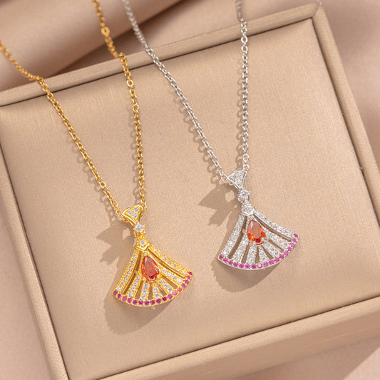 Collana di Lusso a Ventaglio Placcata Oro 18K con Zirconi per Donna con Catena in Acciaio al Titanio