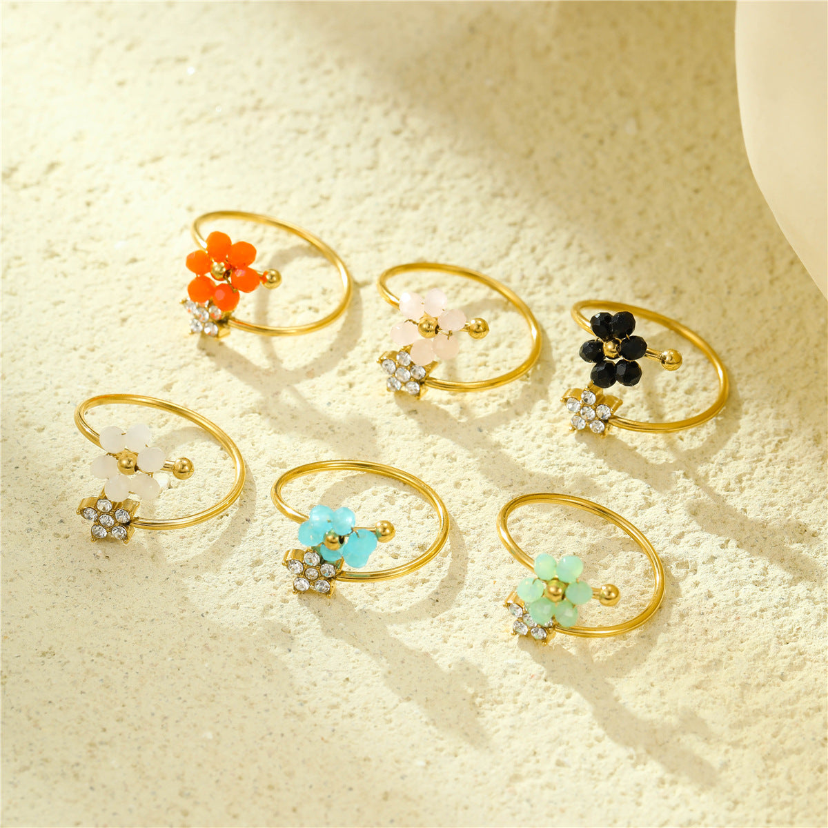 Anillo de Acero Inoxidable con Elegante Diseño Floral e Incrustaciones de Circonita, Estilo Minimalista de Lujo para Mujer