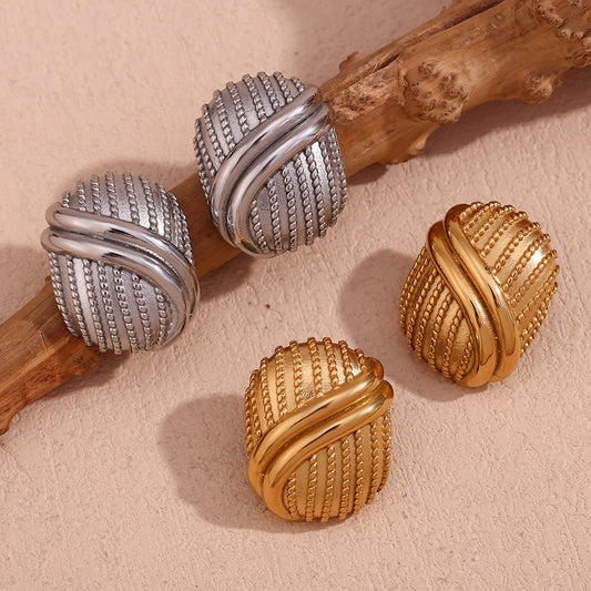 Aretes de Acero Inoxidable Geométricos de Inspiración Vintage con Baño de Oro de 18K Diseño de Óvalo con Líneas Cruzadas para Mujer