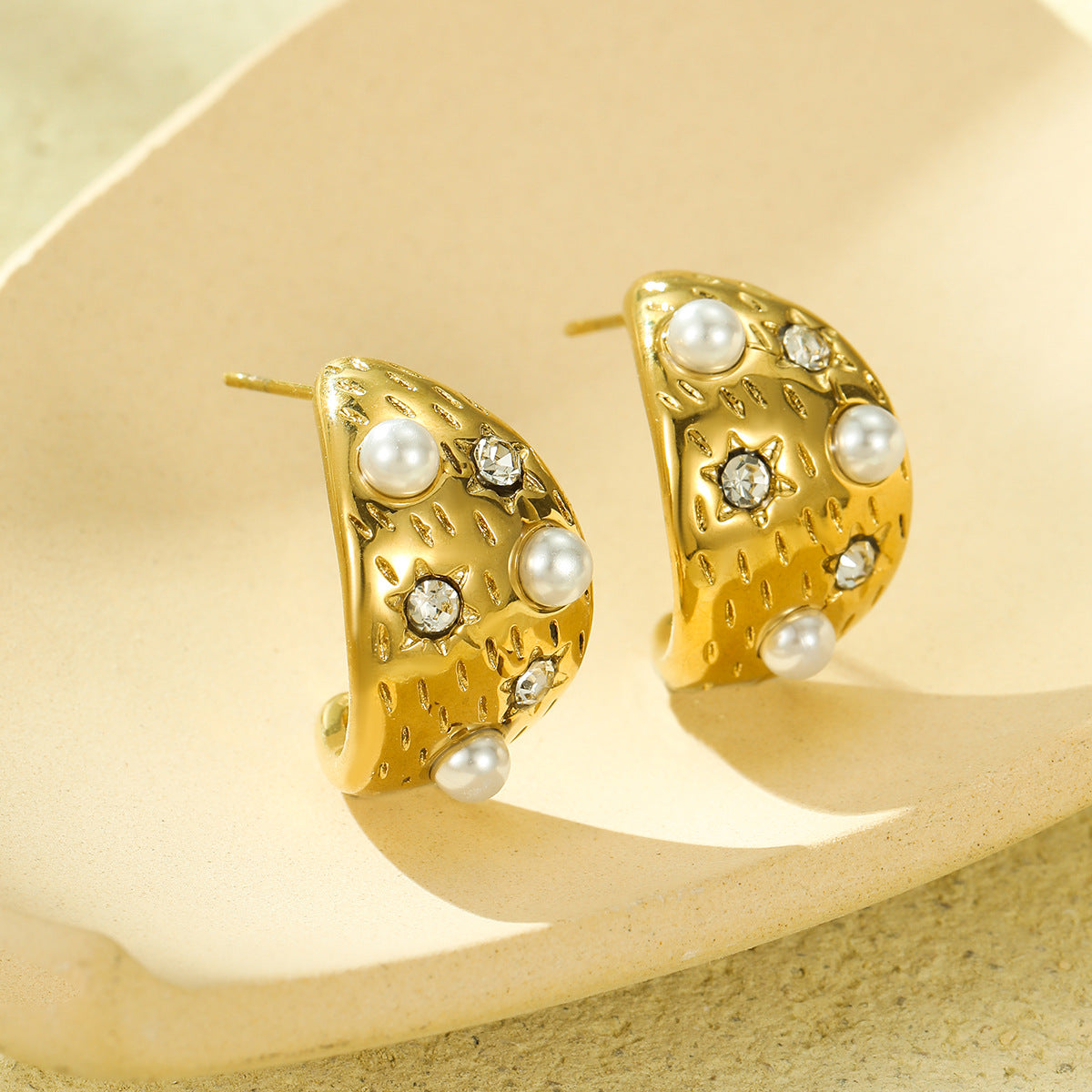 Vintage-Style Geometric Pearl and Zirconia Stainless Steel Stud Earrings for Women with Plated Finish