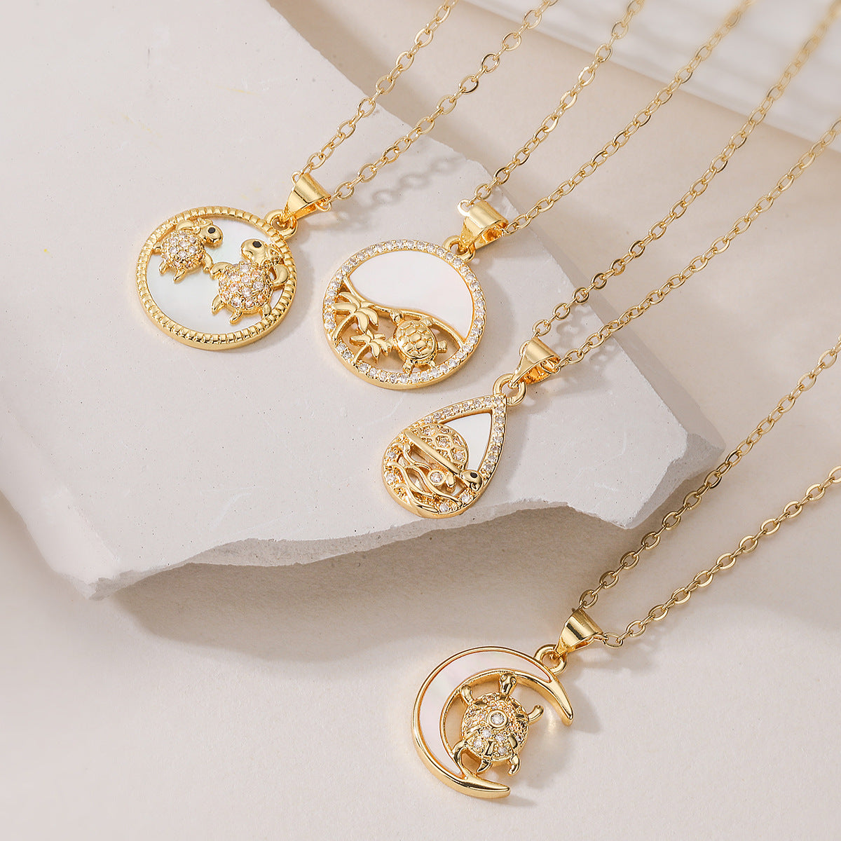 Minimalist Elegant 18K Gold Plated Brass Geometric Turtle Cubic Zirconia Pendant Necklace for Women