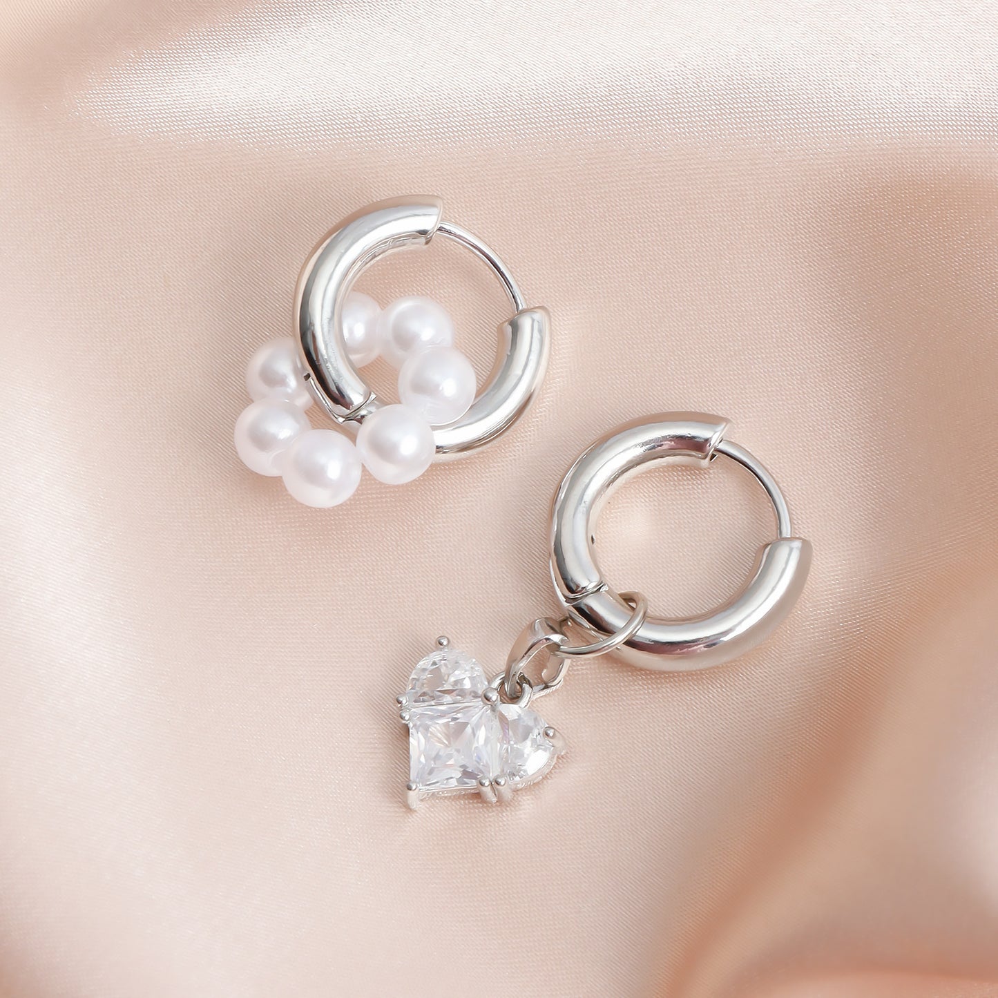 Pendientes de aro dobles de moda con colgante de corazón de circonita, ligeros, de metal de lujo, para mujer