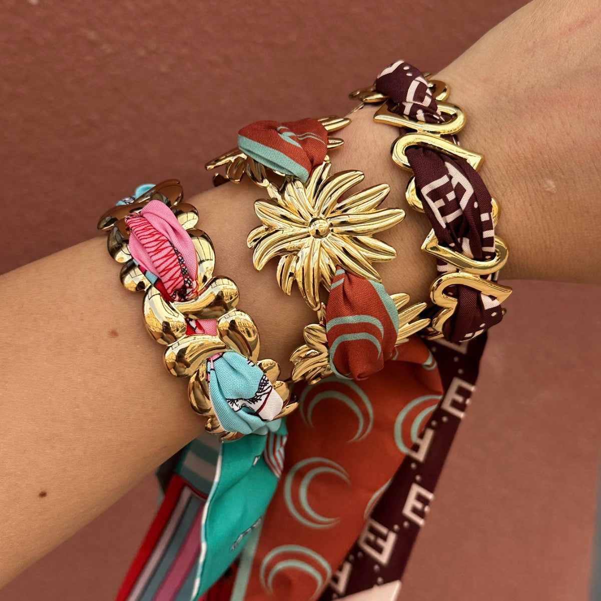 Bracciale rigido in acciaio inossidabile placcato vintage etnico con cuore geometrico