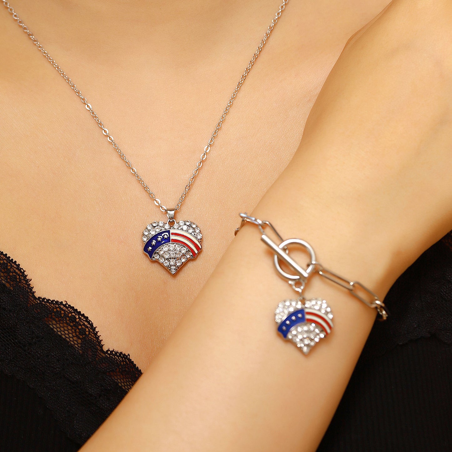 Set di collane placcate in lega con ciondoli a forma di stella e cuore intarsiati di strass, stile minimalista, da donna