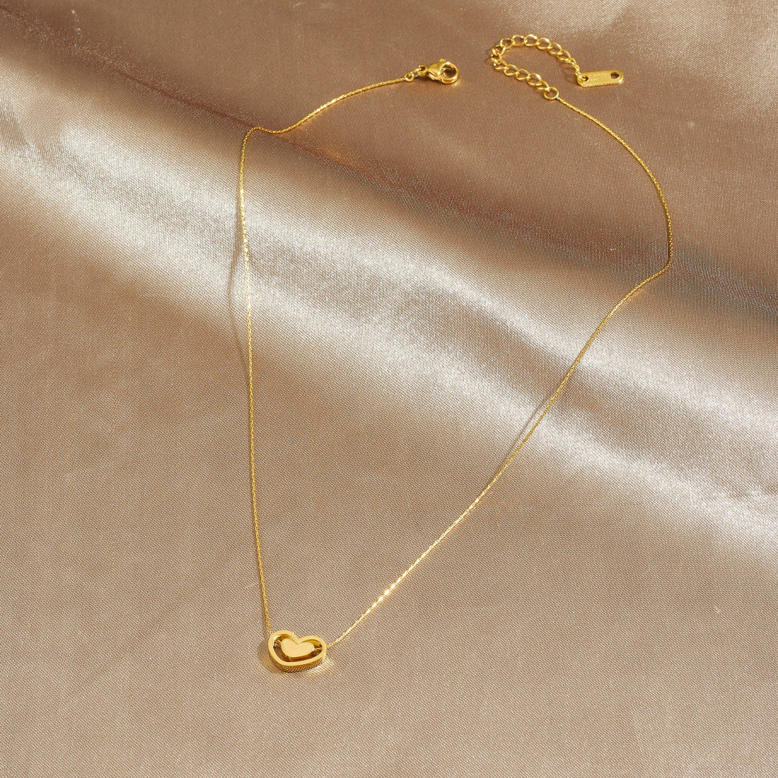 Minimalist Elegant Gold Plated Stainless Steel Heart Pendant Necklace for Women
