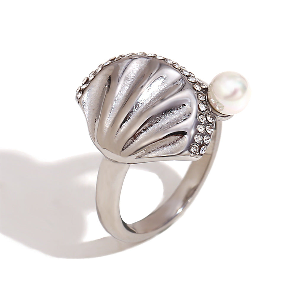 Elegant Vintage-Inspired Geometric Stainless Steel Ring with 18K Gold Plating, Pearl-Edged Scallop Design and Rhinestone Inlay for Women