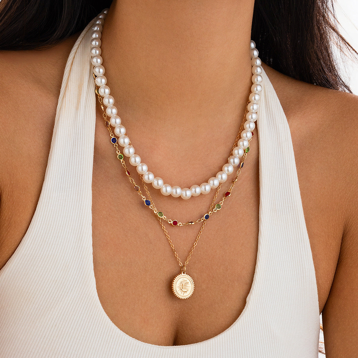 Minimalist Moon-Shaped Alloy Pendant Necklace with Imitation Pearl Accents and Plated Finish for Women