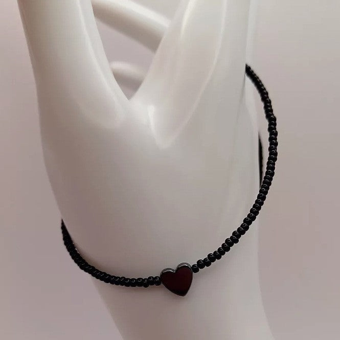 Minimalist Heart-Shaped Alloy Pendant Necklace with Crystal Glass Beads and Black Onyx Accents on Delicate Clavicle Chain