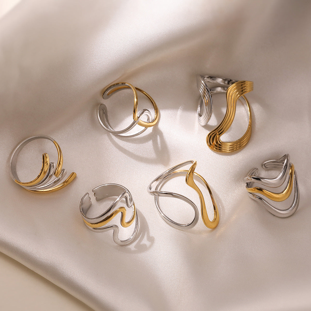 Anello Aperto Minimalista Geometrico in Acciaio Inossidabile da Donna con Dettagli Micro-Pavé e Design Irregolare