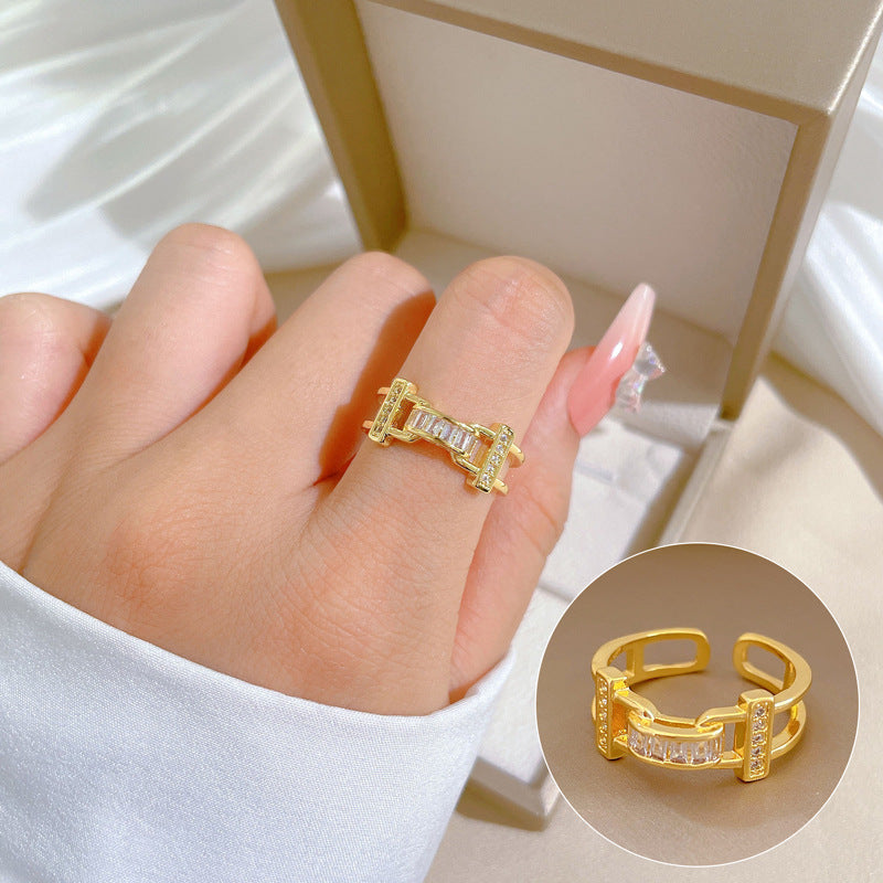 Minimalist Sweet Geometric Round Brass Plated Rhinestone Ring for Women and Men