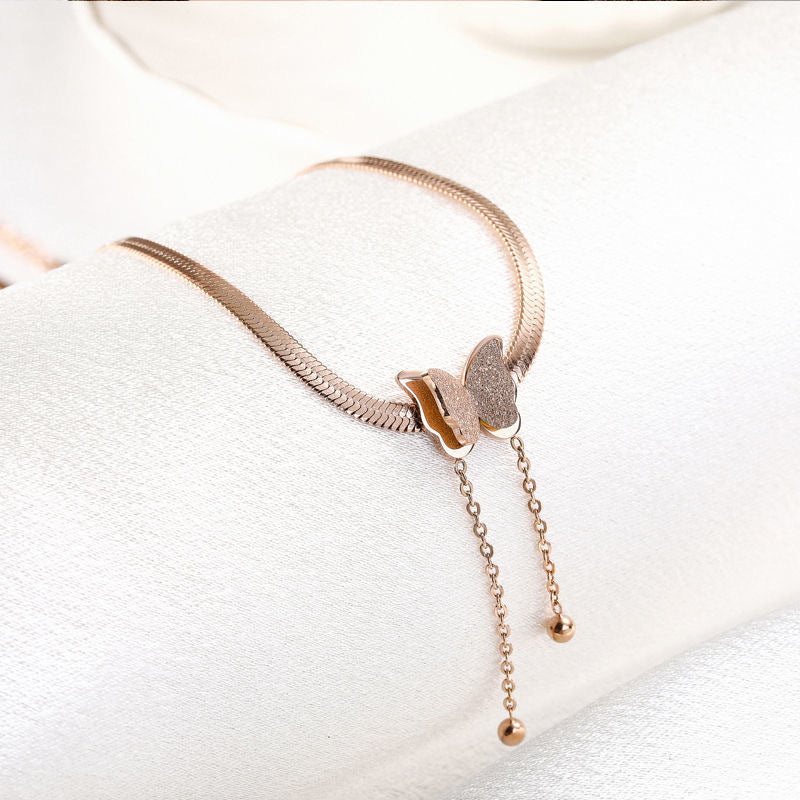 Collar Minimalista con Colgante de Mariposa de Acero de Titanio con Chapado en Oro Rosa y Cadena de Serpiente para Mujer