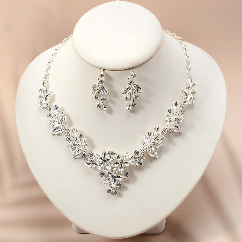 Elegante Set di Collana e Orecchini Placcati Floreali con Strass di Lusso da Donna Gioielli per Feste di Matrimonio