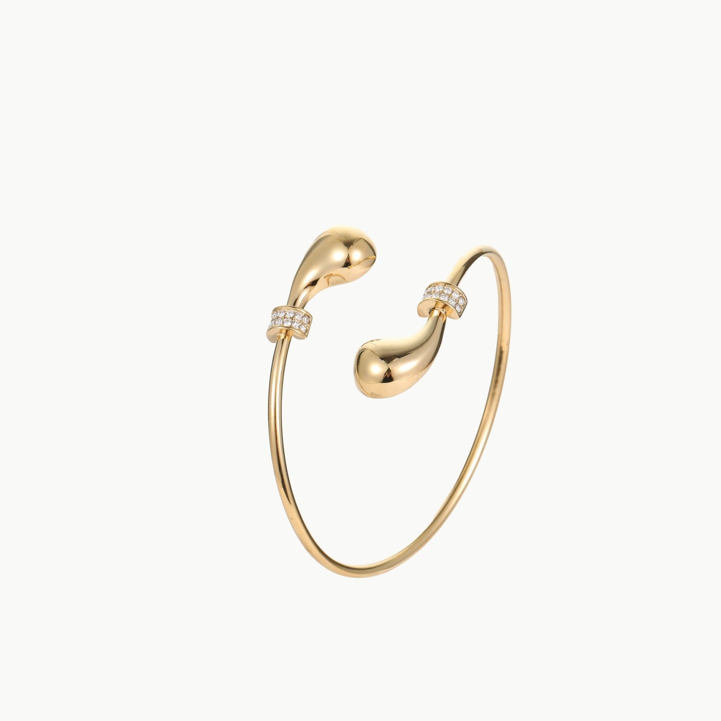 Fashionable Geometric Stainless Steel Cuff Bracelet with Plated Finish for Women