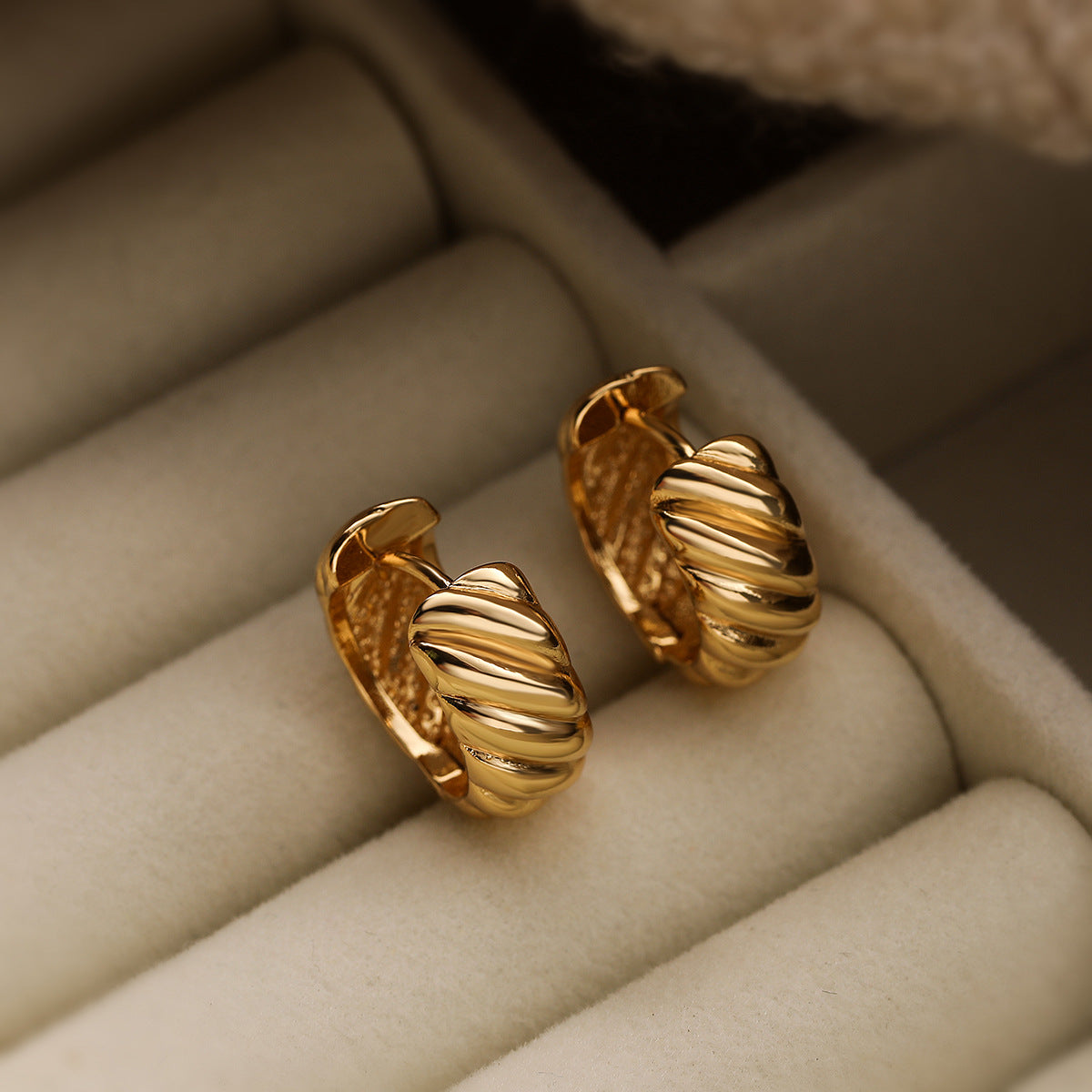 Vintage Minimalist Geometric Hoop Earrings in Copper with Real Gold Plating for Women
