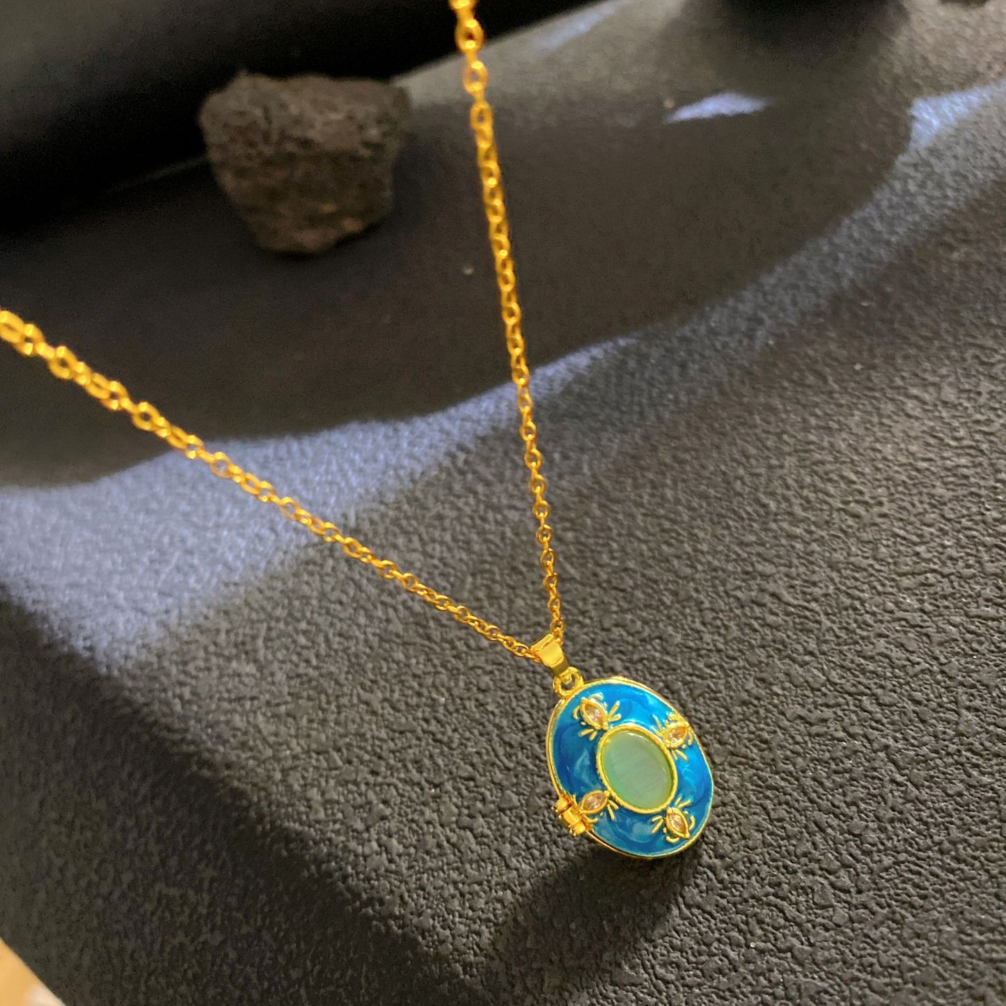 Vintage Elegant Geometric Leaf Teardrop Drip Oil Cubic Zirconia Necklace with 18K Gold Plated Brass Pendant on Titanium Steel Cable Chain for Women