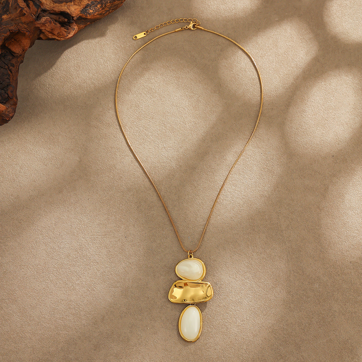 Vintage Oval Geometric Resin Pendant 18K Gold Plated Stainless Steel Necklace for Women