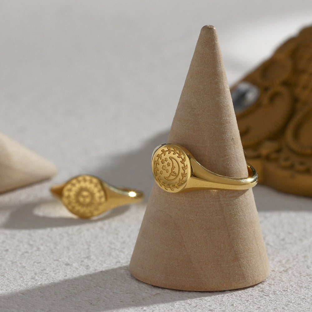 Anello da donna in acciaio inossidabile placcato oro 18 carati con motivo geometrico vintage a stelle e luna
