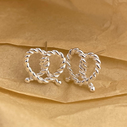 Pendientes de Nudo Retorcido Minimalista en Forma de Corazón de Plata de Ley 925 con Baño de Oro