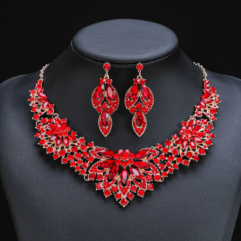 Conjunto de collar con colgante de hoja y motivos florales vintage para mujer, con base de aleación e incrustaciones de pedrería en cadena tipo O, elegante joyería nupcial