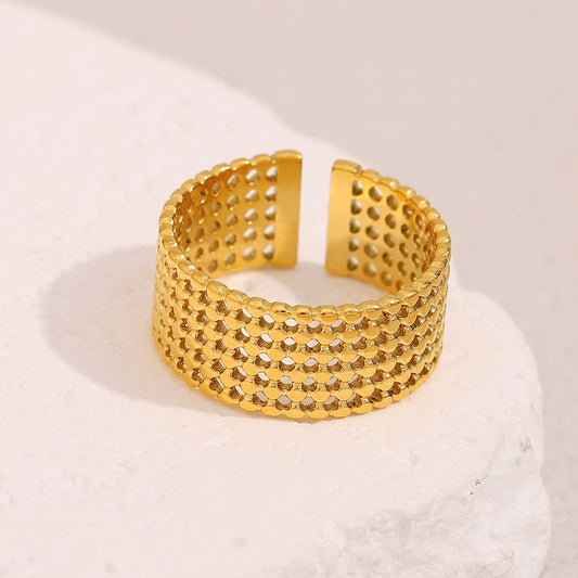 Minimalist Geometric Stainless Steel Ring with 18K Gold Plating for Women Fashionable Commuter Jewelry