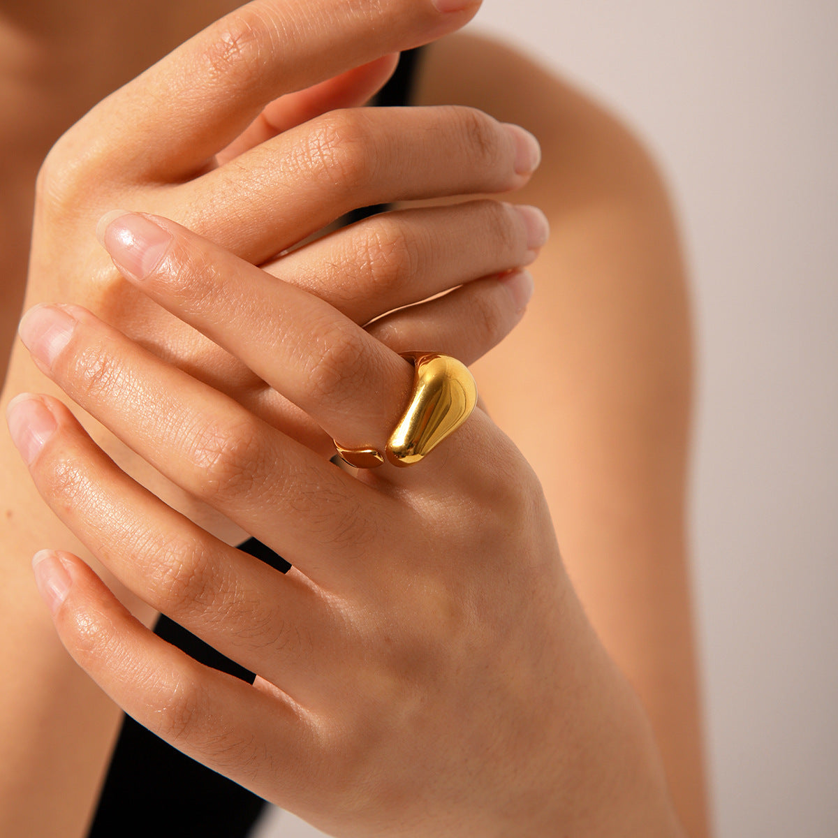 Anello Aperto Geometrico da Donna in Acciaio Inossidabile con Finitura Placcata Sottovuoto