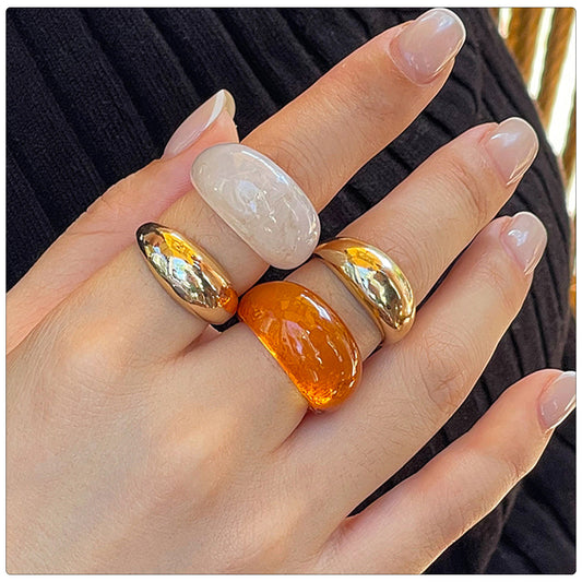Set de anillos abiertos de resina geométrica en forma de arco brillante y colorida para mujer con acabado chapado