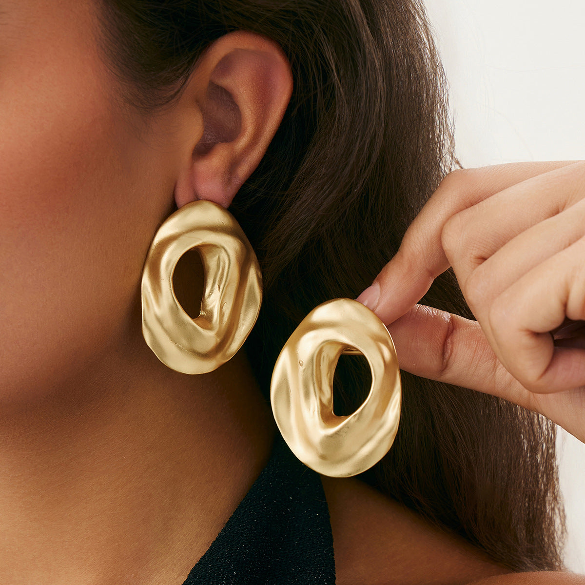 Orecchini a Cerchio Geometrici Irregolari a Forma Liquida da Donna in Lega con Finitura Galvanica Gioielli di Moda di Tendenza