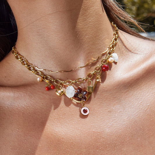 Collar con colgante geométrico de acero inoxidable con dije de acero de titanio y acabado chapado para mujer
