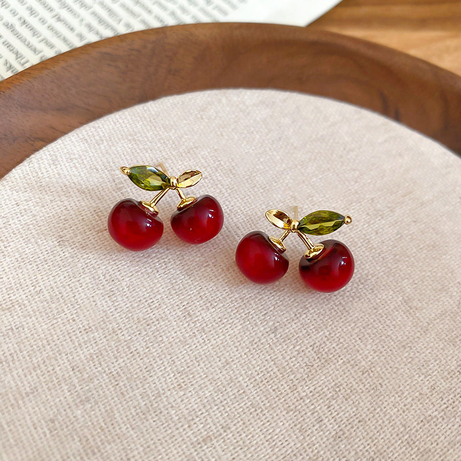 Pendientes de resina con forma de cereza dulce y circonitas incrustadas para mujer, pendientes ligeros de moda con postes de acero inoxidable