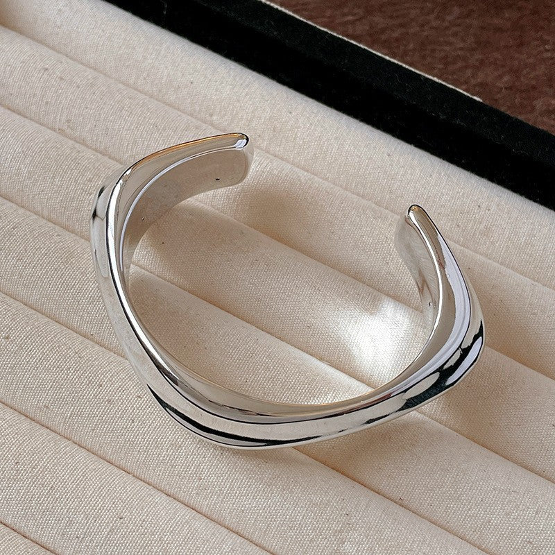 Bracciale in acrilico aperto a onda, design geometrico ovale, stile minimalista esagerato, alla moda, leggero, lussuoso, gioiello da mano
