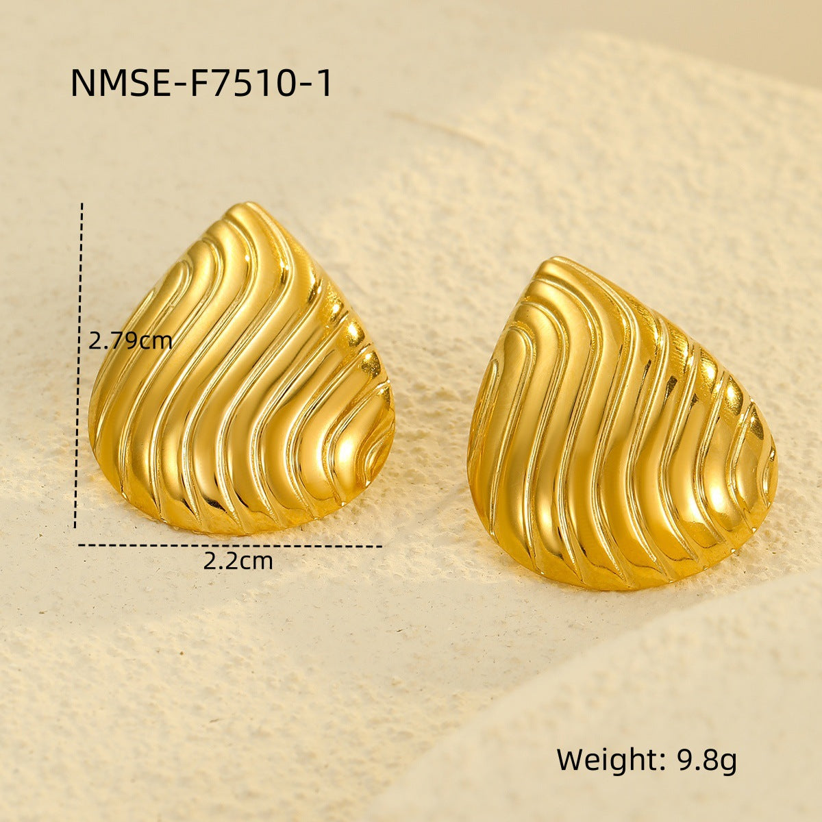 Pendientes de botón de acero inoxidable de estilo vintage con baño de oro de 18 quilates y superficie texturizada en forma de gota de agua