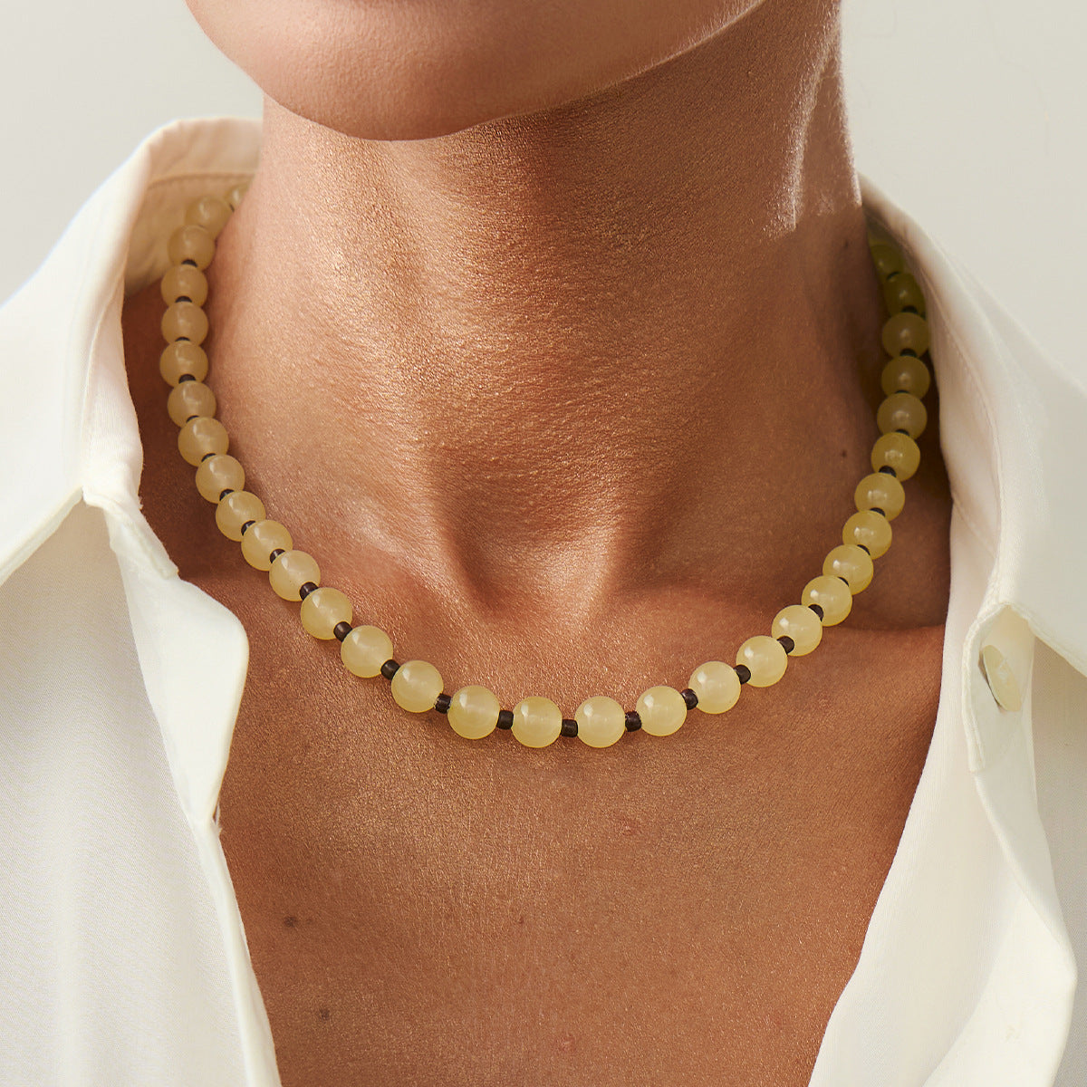Collar de perlas redondas étnicas de colores con cuentas minimalistas para mujer, cadena de clavícula con cuentas de cristal