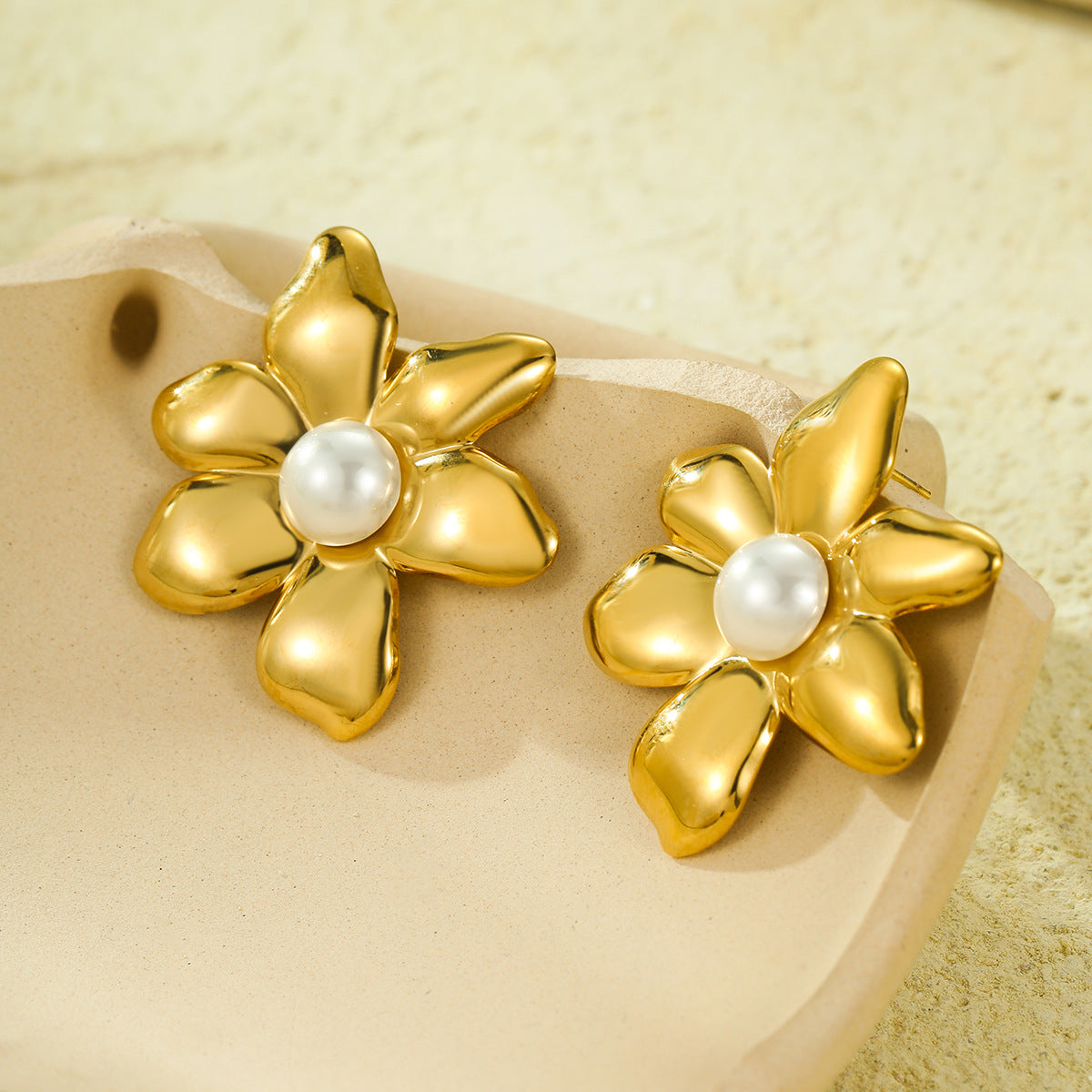 Pendientes de botón de acero inoxidable con forma de pétalo, estilo vintage y acabado chapado para mujer