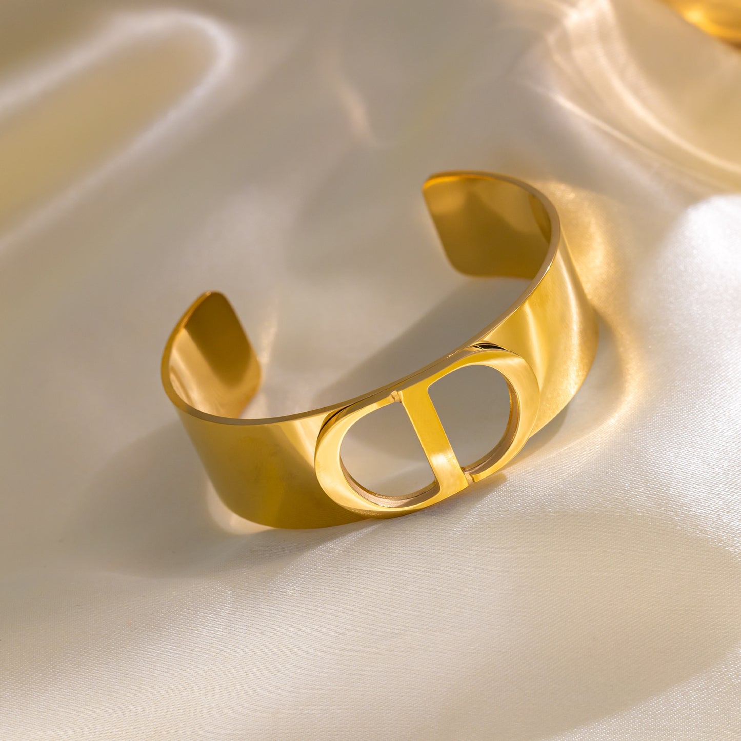 Fashionable C-Shaped Wide Titanium Steel Bracelet with 18K Gold Plating, Hypoallergenic and Tarnish-Resistant for Everyday Wear