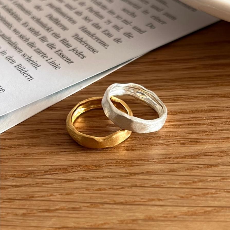 Precioso anillo de plata de ley 925 con baño mate geométrico floral para mujer