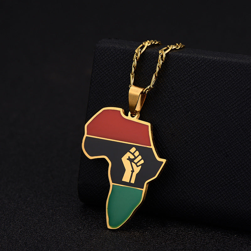Collana con Pendente Etnico Geometrico in Acciaio al Titanio con Finitura Placcata e Catena Cubana