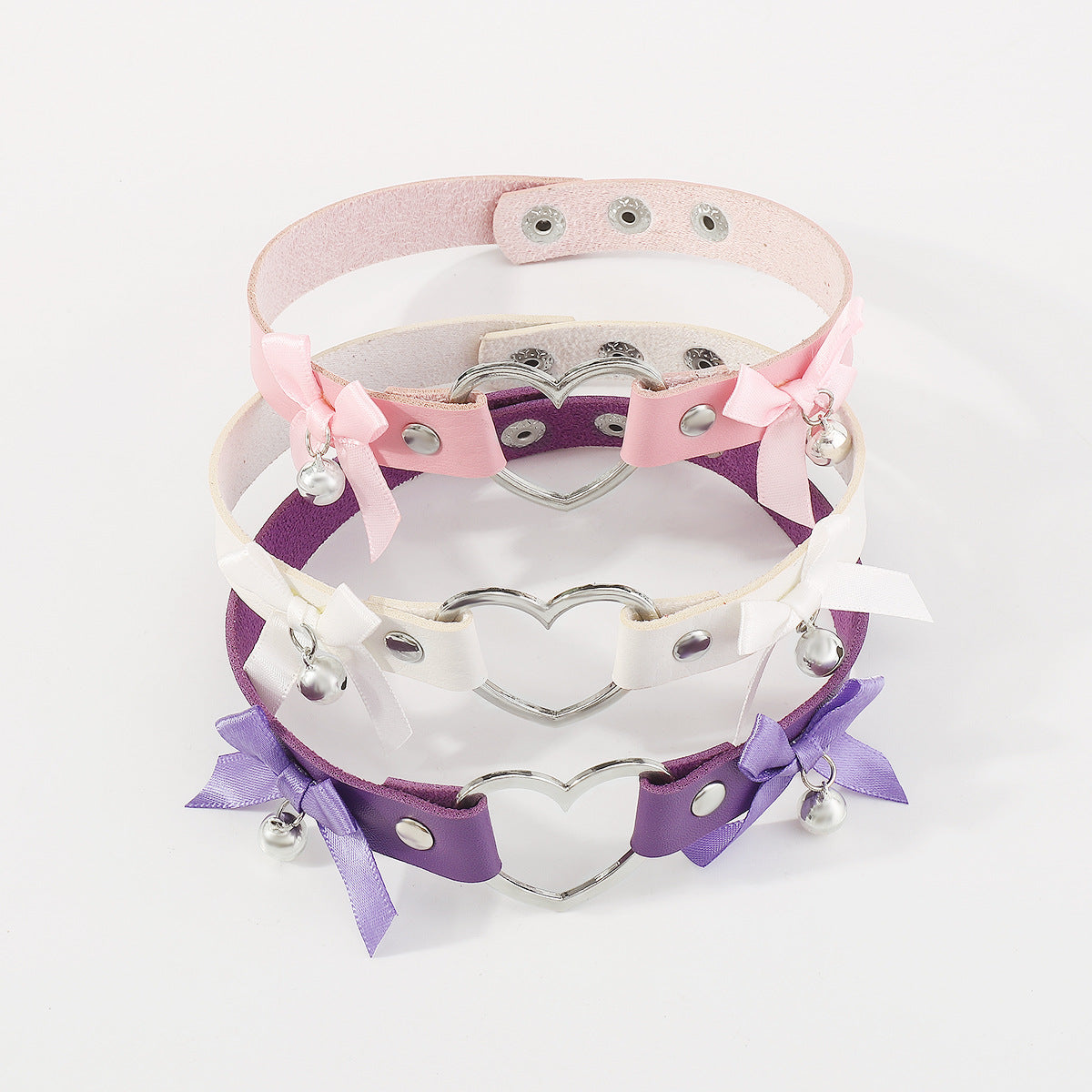 Collar Gargantilla Corazón Geométrico Dulce y Atrevido con Diseño de Lazo en Cuero PU y Aleación con Acabado Artesanal