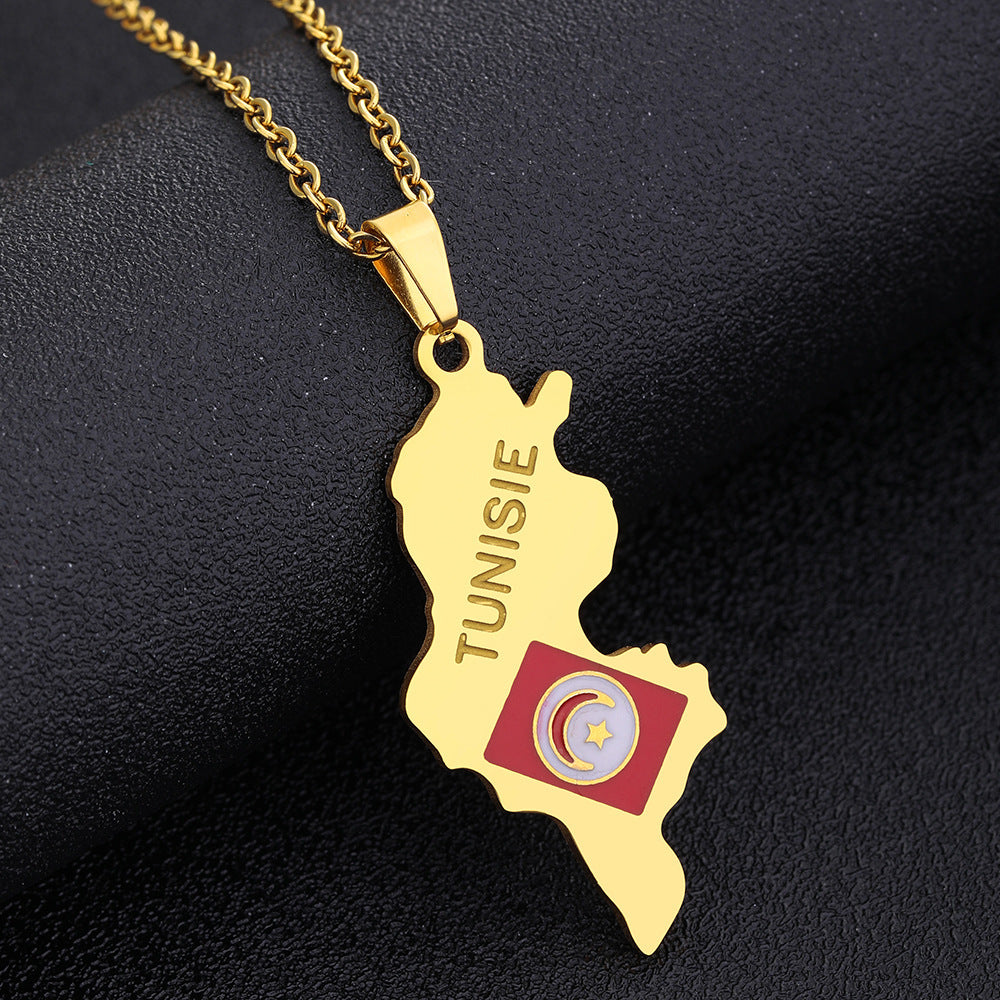 Collana pendente geometrica stile etnico in acciaio inossidabile con charm in acciaio al titanio e finitura placcata