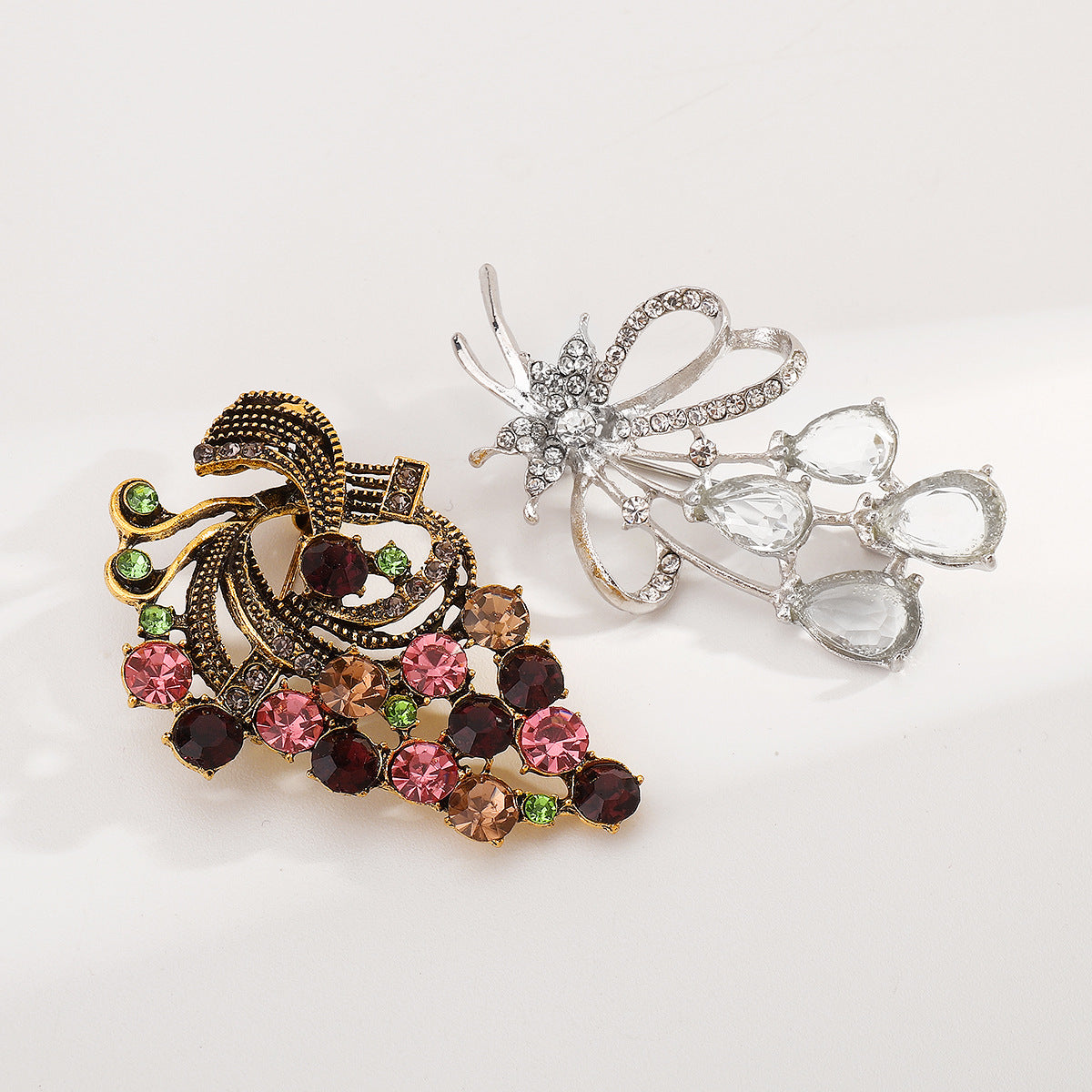 Elegant Geometric Brooch for Women and Men, Alloy with Rhinestone Inlay, Luxury Minimalist Fashion Accessory for Fall and Winter