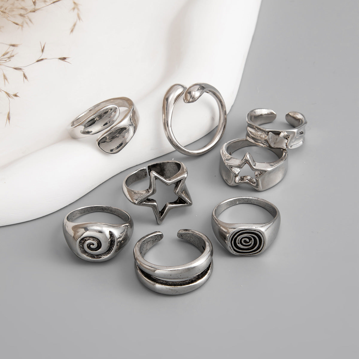 Minimalist Hip-hop Geometric Star Hollow Spiral Plated Zinc Alloy Ring for Women