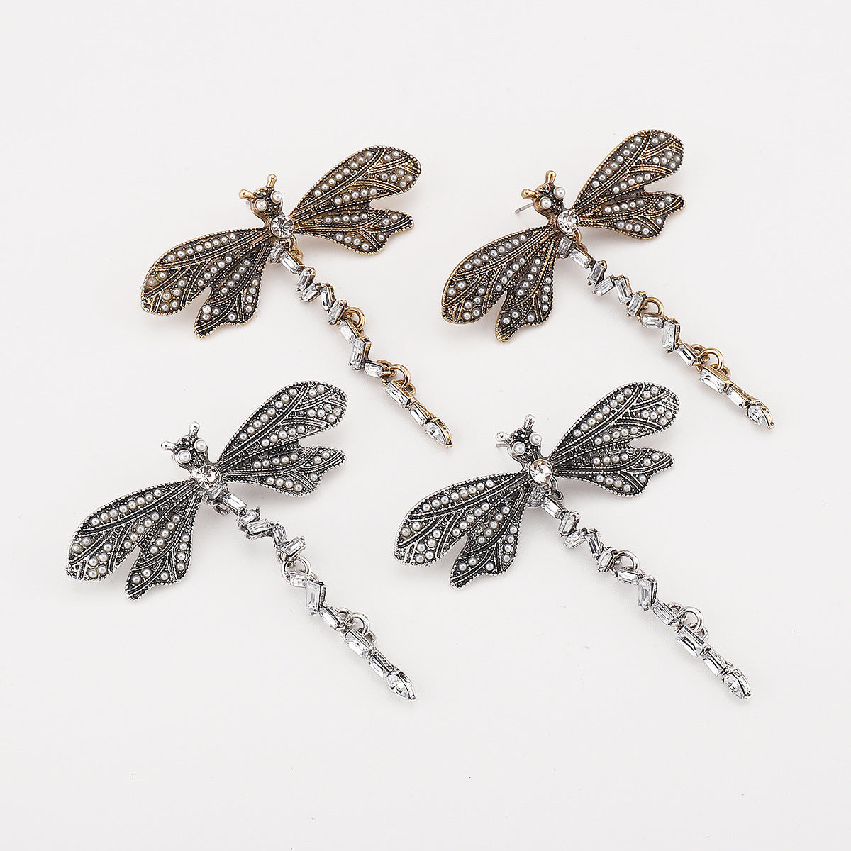 Pendientes de mariposa de latón de inspiración vintage con incrustaciones de diamantes de imitación para mujer