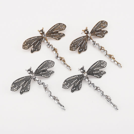 Pendientes de mariposa de latón de inspiración vintage con incrustaciones de diamantes de imitación para mujer