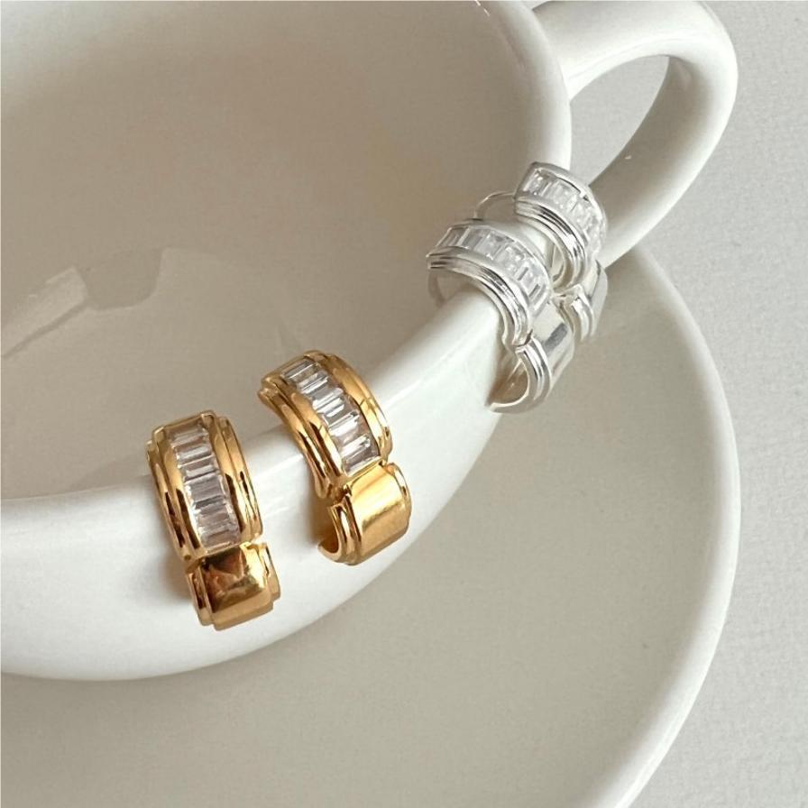 Minimalist Geometric Letter-Shaped 925 Sterling Silver Stud Earrings with Gold Plating