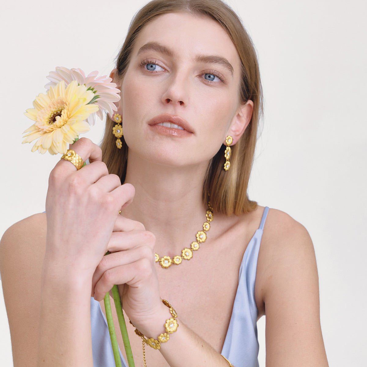 Minimalist Daisy Flower Titanium Steel Pendant Necklace Gold Plated Stainless Steel Chain for Women
