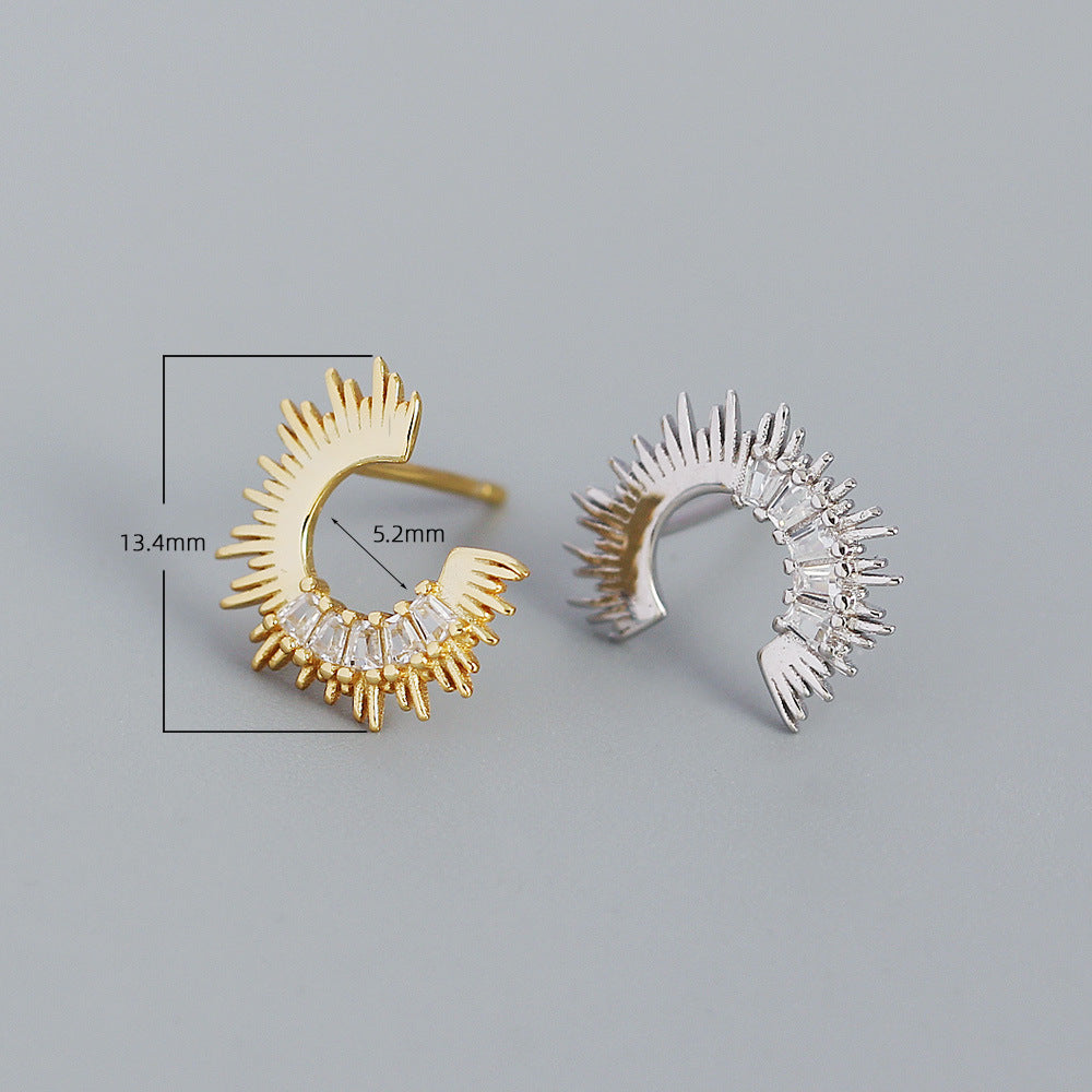 Orecchini a perno a forma di C da donna in argento sterling 925 di lusso, con zirconi cubici microincastonati geometrici