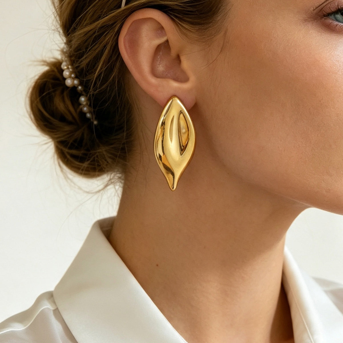 Vintage 18K Gold Plated Stainless Steel Leaf Earrings for Women