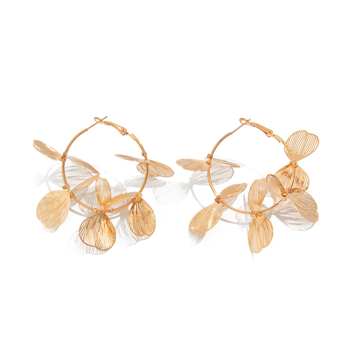 Pendientes minimalistas de hoja de ginkgo con postes de acero inoxidable y aros de hierro galvanizado