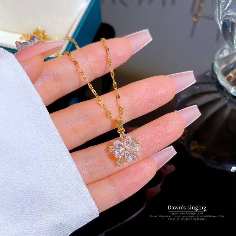 Collar con colgante de luna geométrica para mujer en acero de titanio con acabado chapado, elegante cadena de clavícula para bodas y fiestas