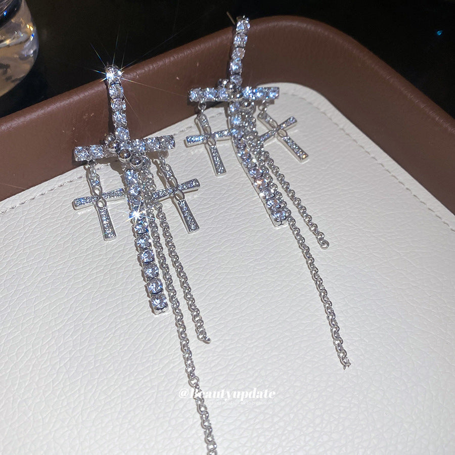 Pendientes de borla con colgante de cruz chic para mujer en cobre con incrustaciones de diamantes de imitación