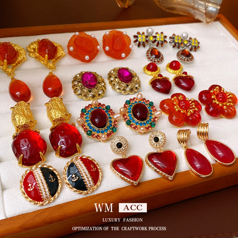 Vintage Floral and Heart-Shaped Alloy Stud Earrings with Gold Plating for Women